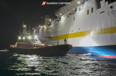 Incendio sul traghetto da Lampedusa a Porto Empedocle, salvi tutti i passeggeri