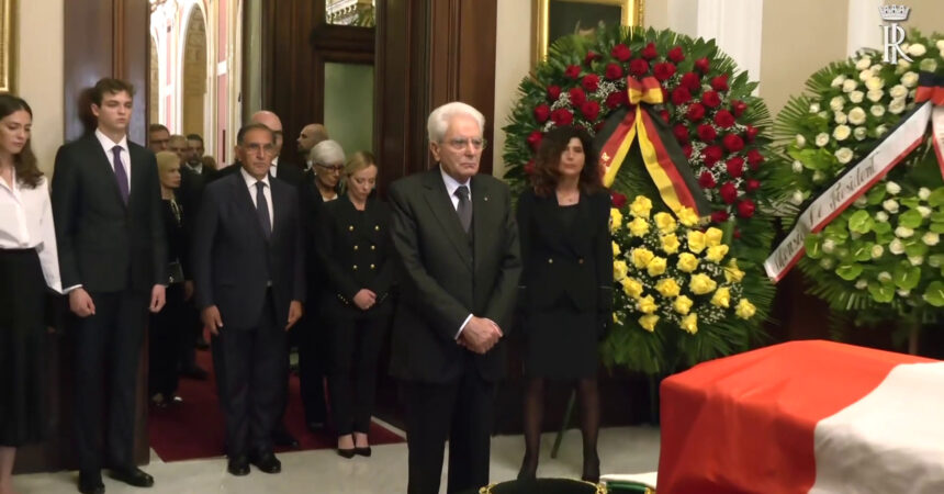 Mattarella ai funerali di Stato di Napolitano