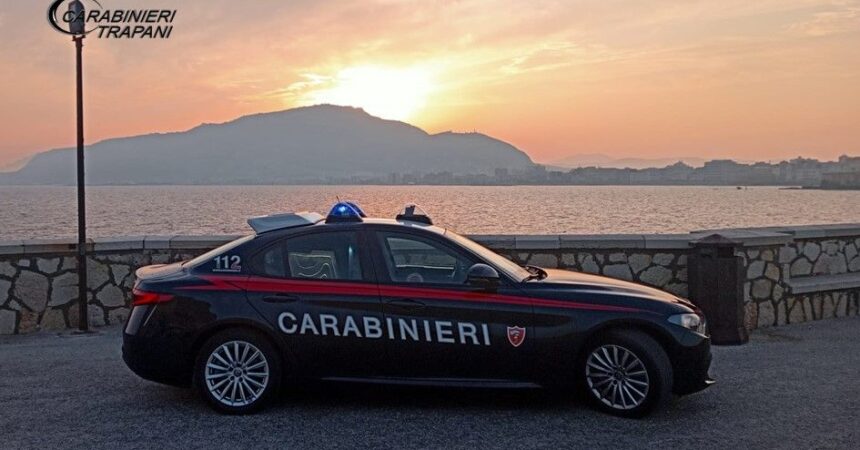 All’alt dei Carabinieri butta dal finestrino 1 kg di cocaina, arrestato