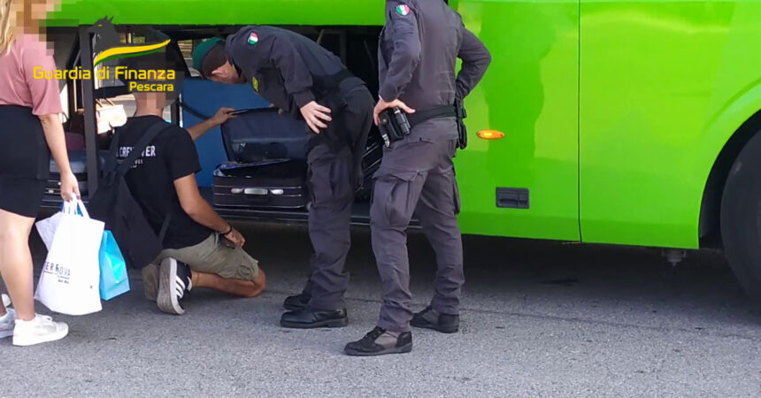 Arrestato a Pescara clandestino con quasi 5 kg di marijuana