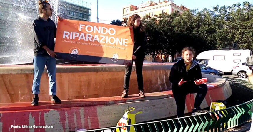 Attivisti di Ultima Generazione “colorano” fontana a Catania