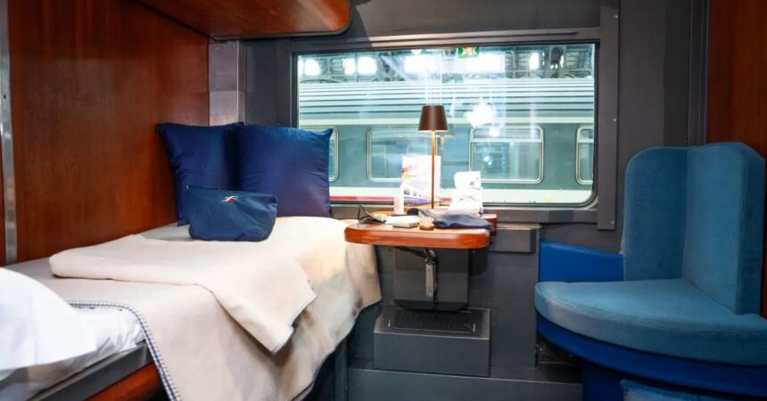 FS, parte il nuovo treno turistico notturno Espresso Cadore per Cortina