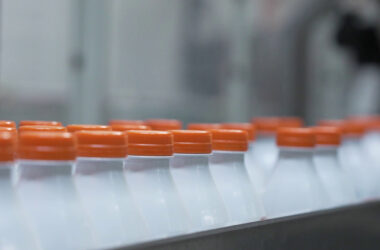 Parmalat lancia una nuova bottiglia in plastica bianca riciclabile