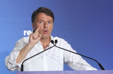 Economia, Renzi “Frontiere chiuse la distruggerebbero”