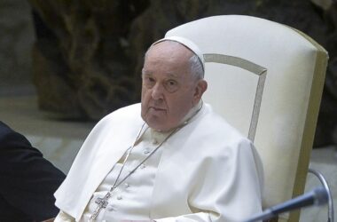 Papa “Dolore per crollo a Firenze”, appello per sicurezza sul lavoro
