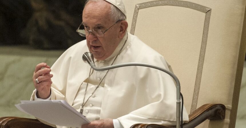 Il Papa non partecipa alla Via Crucis “per conservare la salute”