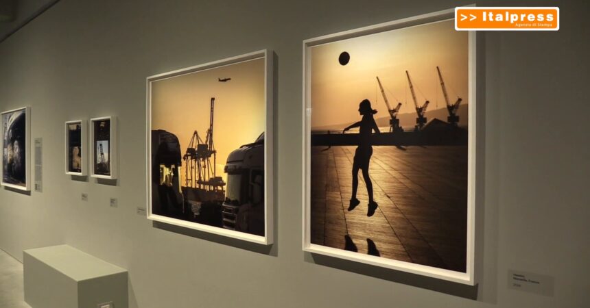“Harbor” di Anastasia Samoylova in mostra alle Gallerie d’Italia di Torino